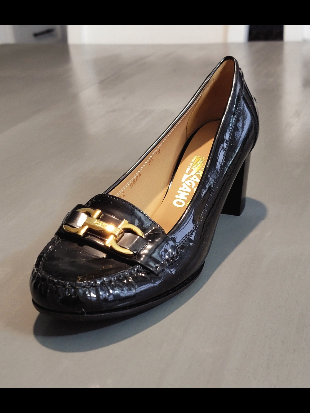 FERRAGAMO Mirelle Black Patent Leather Gancini Block Heel Pumps Size 7.5 NWOB